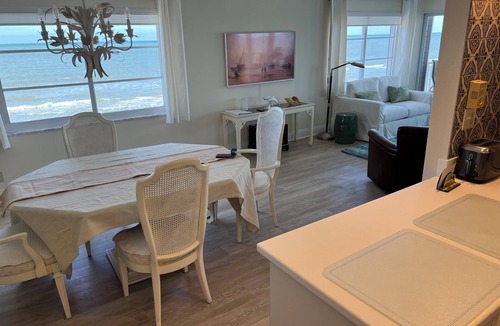 Moorings Condo | Luxury Beachfront Condo Gulf Shore Blvd, Park Shore Naples