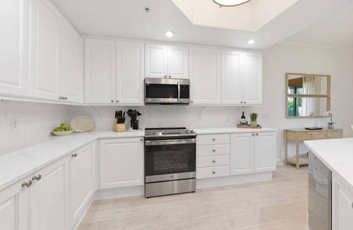 Royal Harbor Apartment | Luxury Condo 2BR at Resort near 5th Ave & Beach