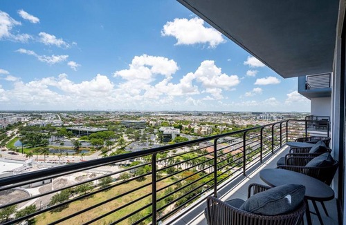 Doral Apartment | Luxury Condo - 3B3B with Amazing Skyline View