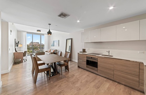Hollywood Condo | ★ Luxury Condo Just Steps Away from the Beach