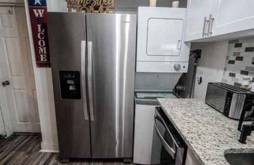 Crescent Heights Apartment | Luxury Entire 1 bed/bath close to Downtown!