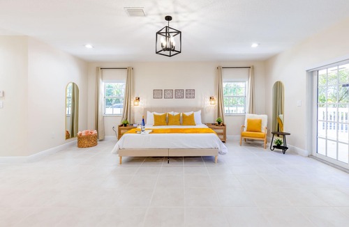 Homestead House | LUXURY FARM/20 MIN KEYS/EVENT/POOL/GAMES/WIFI/FRUIT TREE/PEACE/NATURE