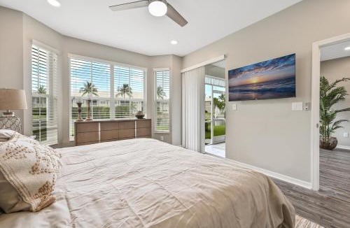 Naples House | Luxury Golf Condo With Resort Pool and Amenities