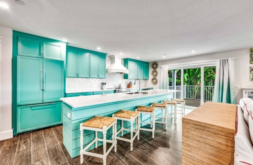 Siesta Key Village House | Luxury House w/Heated Pool & Spa, Walk to Beach