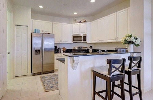 Palm Beach Gardens Condo | Luxury Lakeview Condo in Resort Community: 3BR Retrea: 4 month minimum