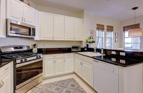 Palm Beach Gardens Condo | Luxury Lakeview Condo in Resort Community: 3BR Retrea: 4 month minimum