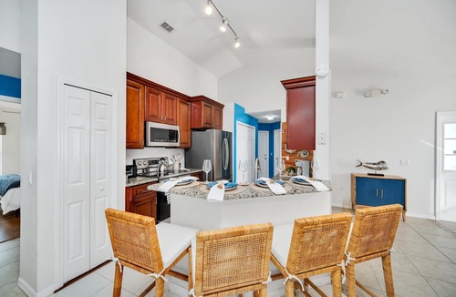 Davenport House | Luxury & Modern near Disney, Universal Studios & Seaworld w/4 Br.