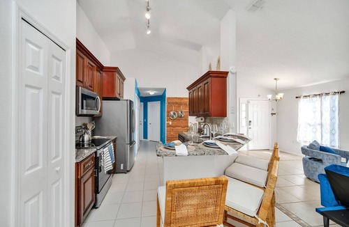 Davenport House | Luxury & Modern near Disney, Universal Studios & Seaworld w/4 Br.