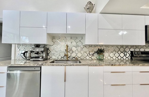 Central Naples House | Luxury Naples House 10 mins to Beach & 5th Ave Community Pool and Gulf Access