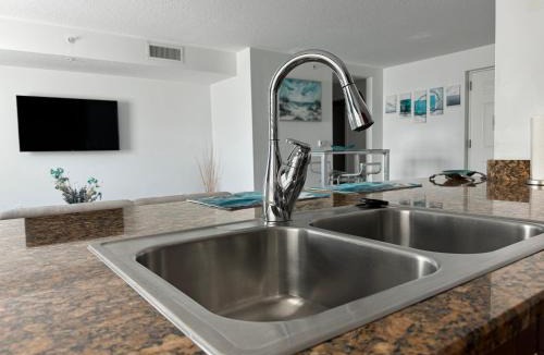 Boynton Beach Apartment | Luxury Oasis Suite