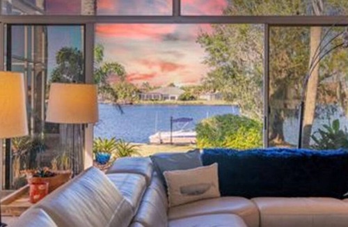 Bearss Plaza House | Luxury Short Term Rental in North Tampa