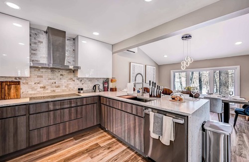 East Stroudsburg House | Luxury SPA Retreat with Private Heated Pool, Hot Tub, Sauna & Cold Plunge