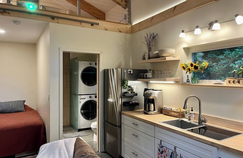 Swannanoa Cabin | Luxury Tiny House, hot tub, views, close to Asheville & Black Mt.