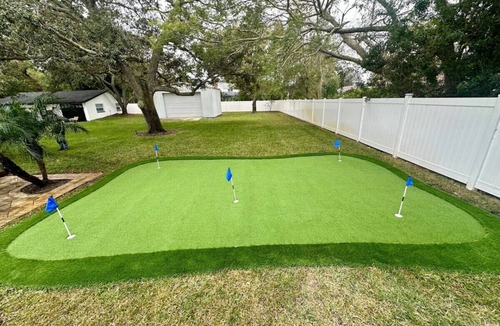 Largo Villa | Luxury Villa with Heated Saltwater Pool & Spa, Mini Golf, BBQ, 5 Mins to Beach
