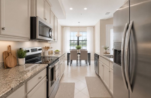 Paloma Condo | Luxury Waterfront home in Gated Community- Pool, Tennis & Near Beach, Dining