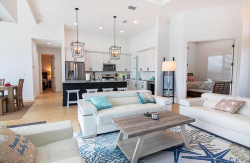 Pelican House | Luxury Waterfront 4BR Home w/Pool & Hot Tub