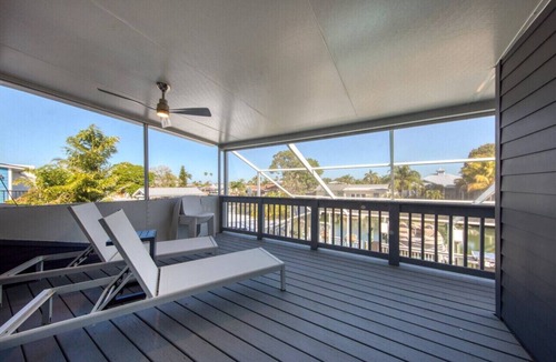 Bay Crest Park Apartment | Luxury Waterfront Heated Pool & Dock Dander-Free