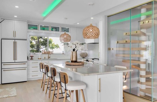 Venetian Shores House | Luxury Waterfront Retreat in Islamorada (28 days)