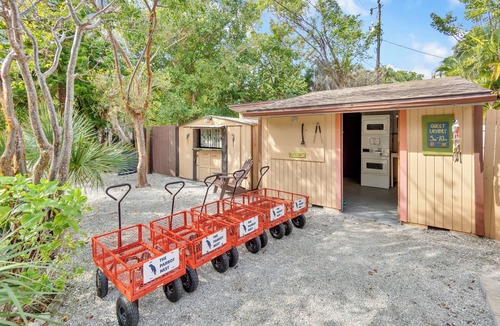 Sanibel Cottage | Macaw cottage, newly remodeled, walking distance to beach, shops, restaurants!
