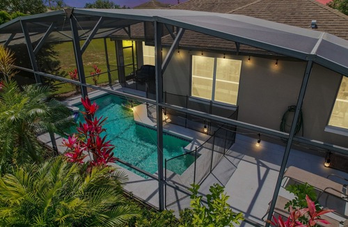 Haines City House | Magical 4Br/3ba gated home w/Pool & Spa near Tower Lake, Disney World, and Golf