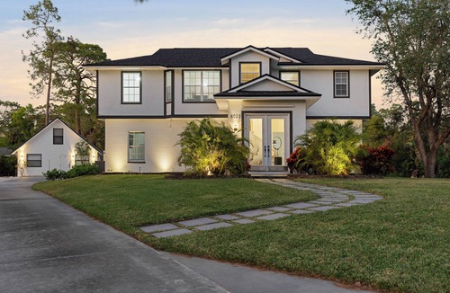 Naples House | Magical Naples Retreat – 5BR, Pool, Hot Tub & More!
