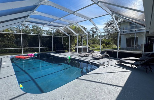 Naples House | Magical Naples Retreat – 5BR, Pool, Hot Tub & More!