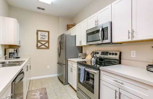 Windsor Hills Condo | Magnolia Style Condo at Windsor Hills with Disney Theme Bunk Room