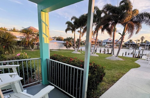 Bokeelia Apartment | MALU LANI Inn & Marina