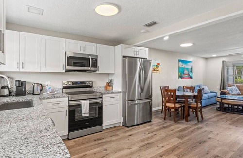 Englewood House | Manasota Beach 9.5-Acre Retreat Sleeps 16