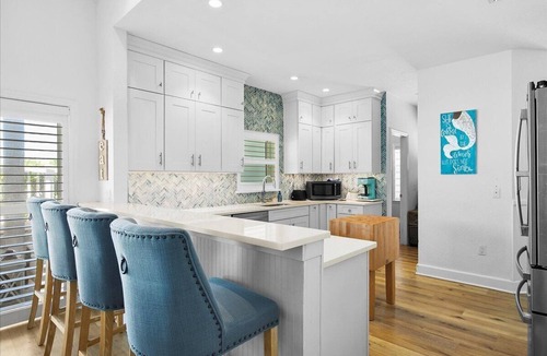 Englewood House | Manasota Key Beach Estate 6BR Compound w/Pool