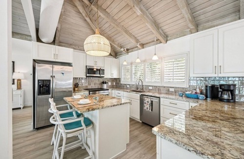 Englewood House | Manasota Key Beachfront Oasis: Private Luxury Jacuzzi & Breathtaking Gulf Views