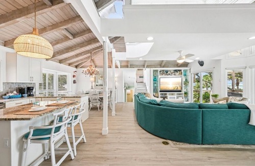 Englewood House | Manasota Key Beachfront Oasis: Private Luxury Jacuzzi & Breathtaking Gulf Views