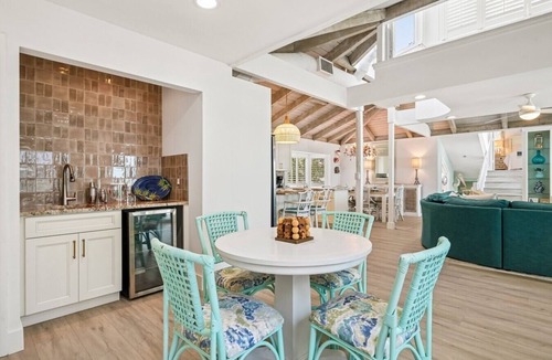 Englewood House | Manasota Key Beachfront Oasis: Private Luxury Jacuzzi & Breathtaking Gulf Views