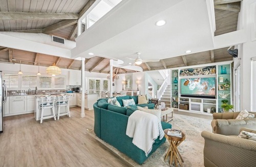 Englewood House | Manasota Key Beachfront Oasis: Private Luxury Jacuzzi & Breathtaking Gulf Views