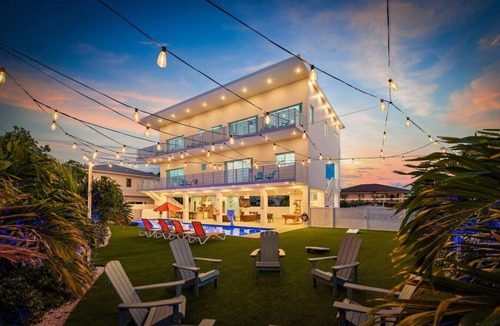 Marathon House | Marathon Sombrero Beach 5 min to Beach, Pool, 70' Dock, Elevator