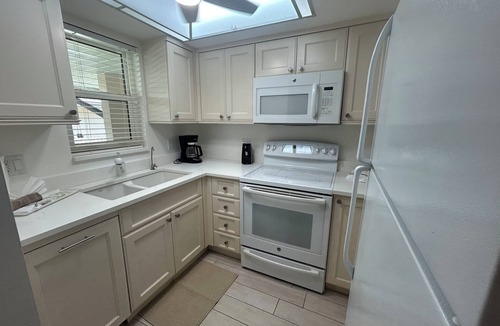 Marco Island Condo | Marco Island Monthly Rental, Renovated 2BR Townhome Pool Near Beach