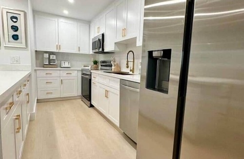 Key Largo Apartment | Marina Vista Gem Modern 2BR/2BA Steps to Pickleball