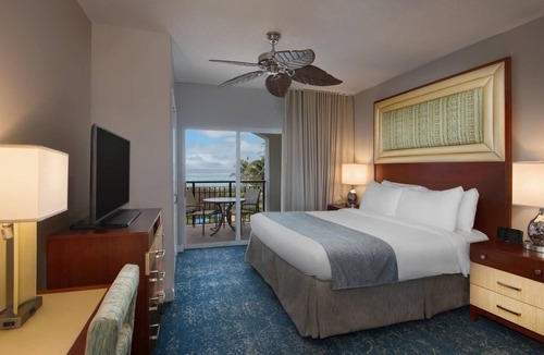 Palm Beach Shores Resort | Marriott Ocean Pointe- 2 Bedroom Unit Sleeps 8!