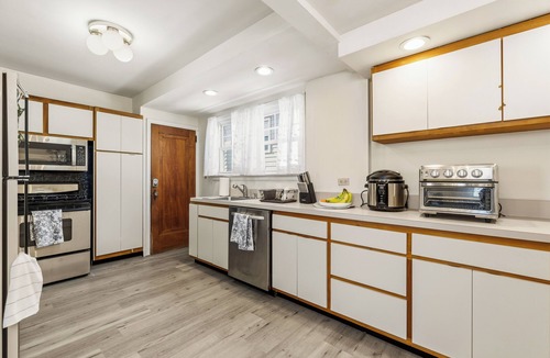 Hackensack House | Marvelous 3-bedroom Family Retreat Near NYC w/ Parking & Views