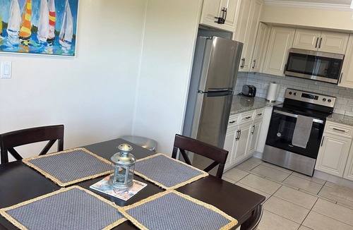 Melbourne Condo | Melbourne Harbor -Top floor condo over Crane Creek - 5 mins to the beach