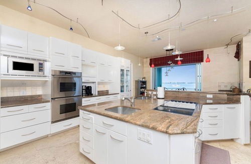 Englewood House | Mermaid on the Rocks