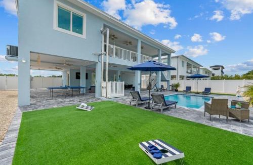 Marathon Villa | Mermaid's Paradise ~ Pool ~ Dock ~ Games ~ Views