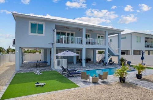 Marathon Villa | Mermaid's Paradise ~ Pool ~ Dock ~ Games ~ Views