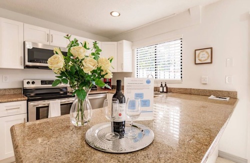 Fontainebleau House | Miami Oasis: 7 mins to Dolphin Mall+MIA. PS4+Games