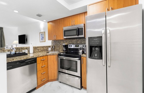 Coconut Grove Apartment | Miami Stay w/Pool & Gym Access | Miami International Airport - 7 miles