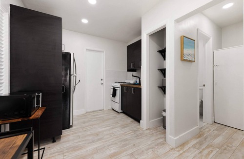 Northeast Miami Apartment | MIMO5-1 | cozy corner of Miami's Modern District