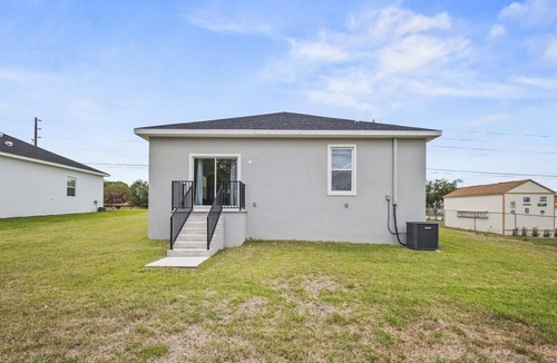 Spring Hill House | Minutes from Weeki Wachee 9211