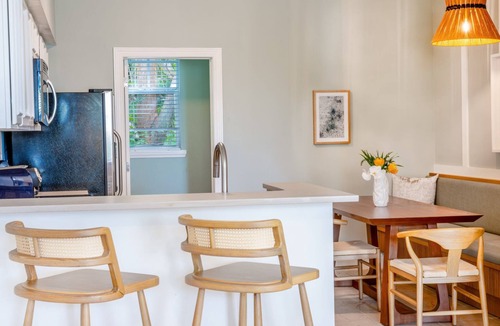 Islamorada Villa | Minutes to Library Beach Park! 2 Villa w/Living Area | Free Onsite Parking