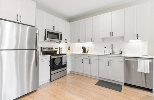 Northern Liberties Apartment | Modern 1-BD w/King Bed - Pier and Harbor Views! - Near Old City