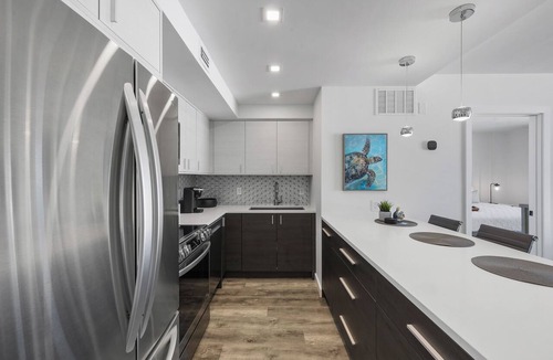 Marco Island Condo | Modern 11th Floor Beachfront Condo | Views/Pool